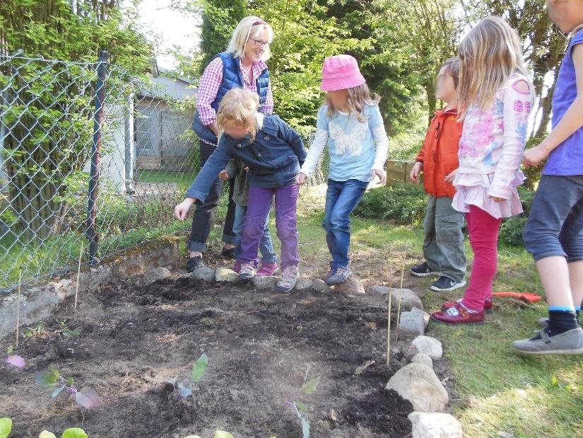 Landfrauen Workshop: Malen, kleben, klecksen