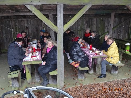 Gemütliches Advents-Kaffeetrinken am Tontaubenschießstand